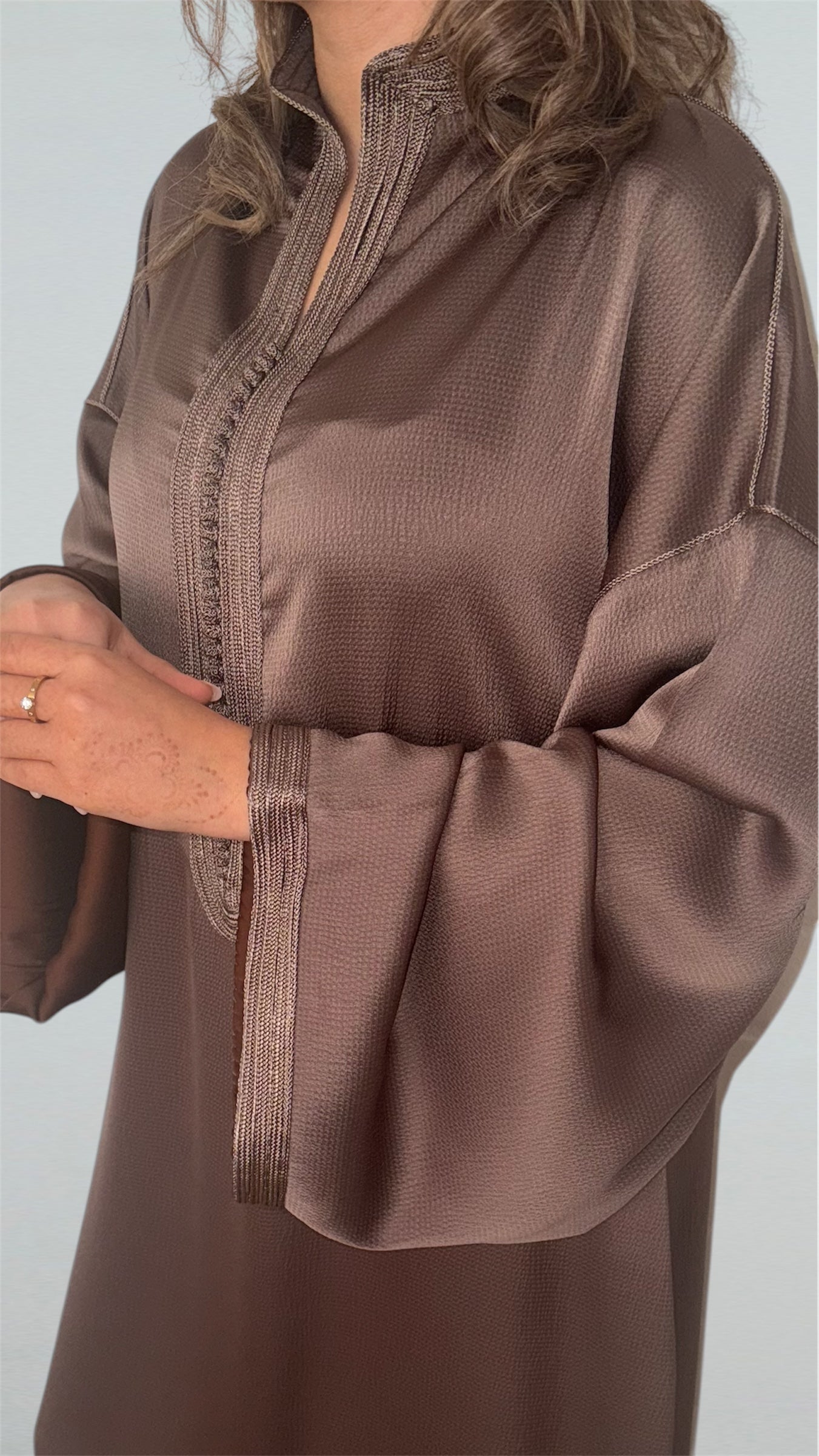 Texured Satin Kandoura - Chocolate Taupe