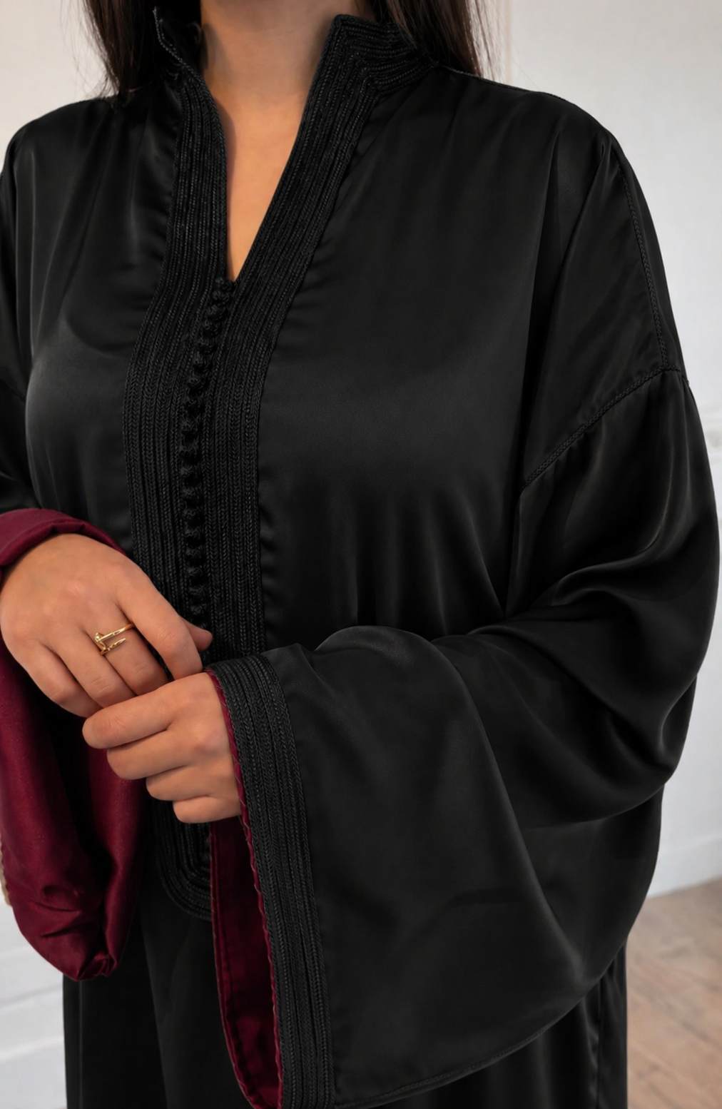 Smooth Satin Kandoura - Black x Red