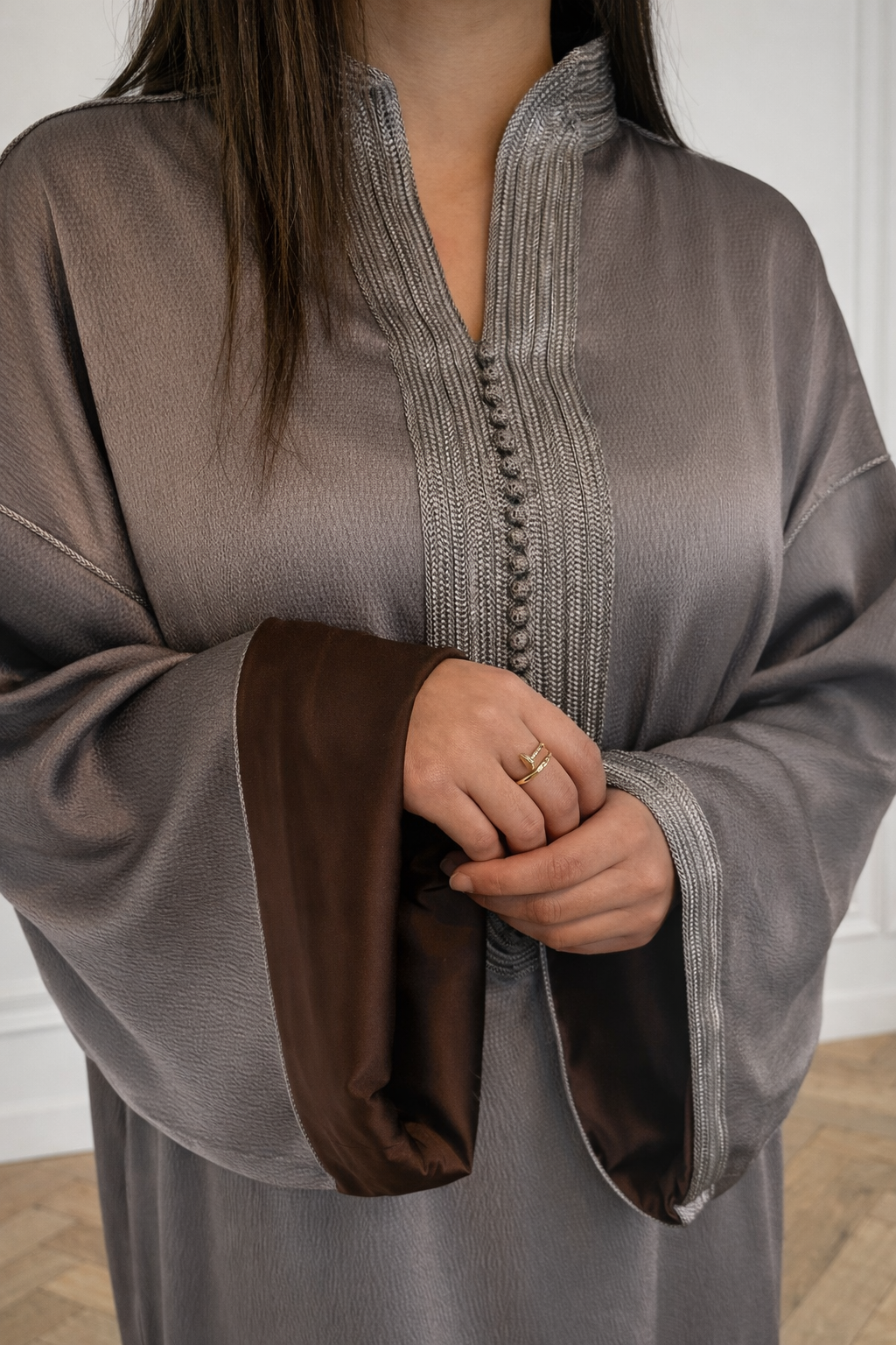 Texured Satin Kandoura - Stone Taupe